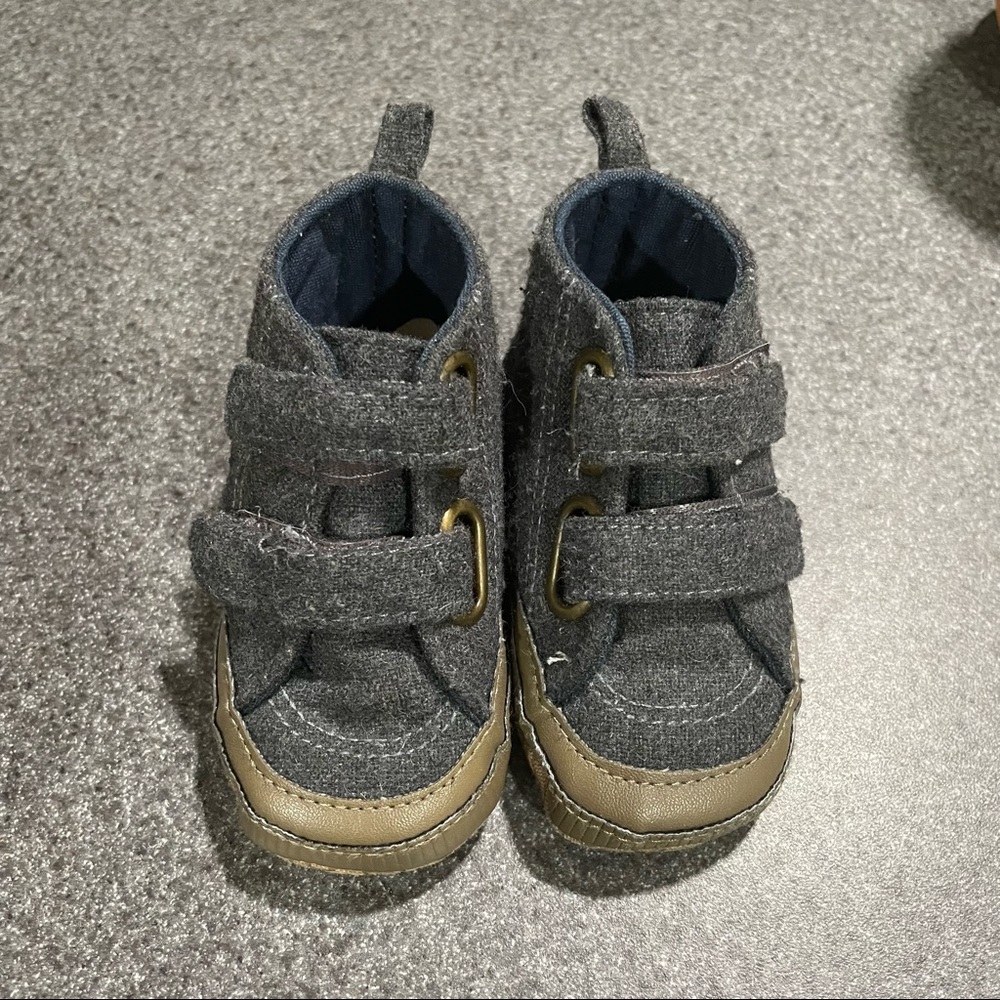 LIKE NEW Gap 6-12 mo